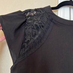 Torrid black flutter sleeve top size 00
